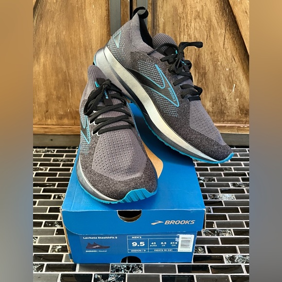 Brooks Shoes Mens Brooks 1372 Levitate Stealth Fit 5 Energize